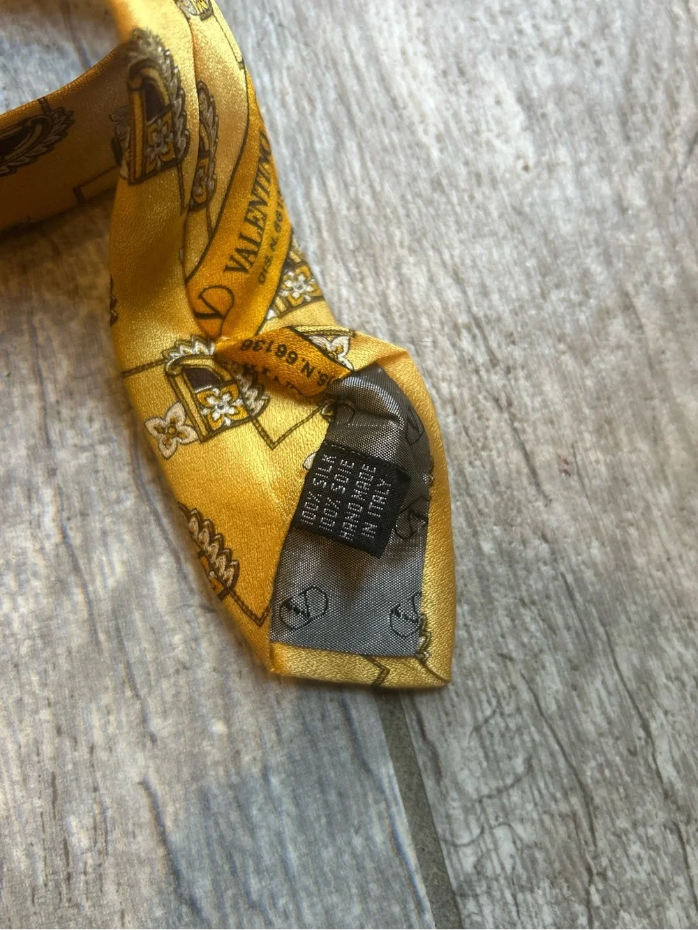Valentino Cravatte 100% Silk Yellow Patterned Necktie
